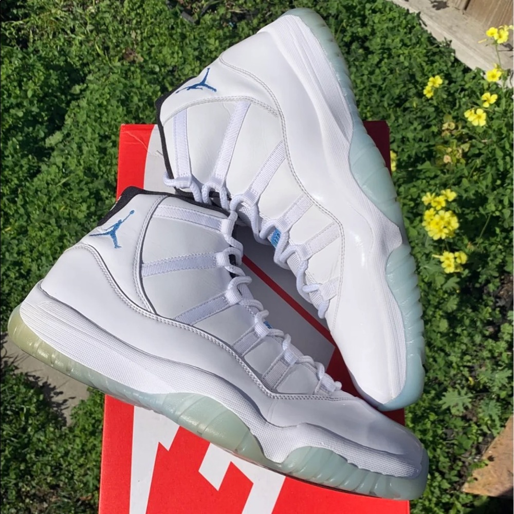 Jordan 11 legend blue